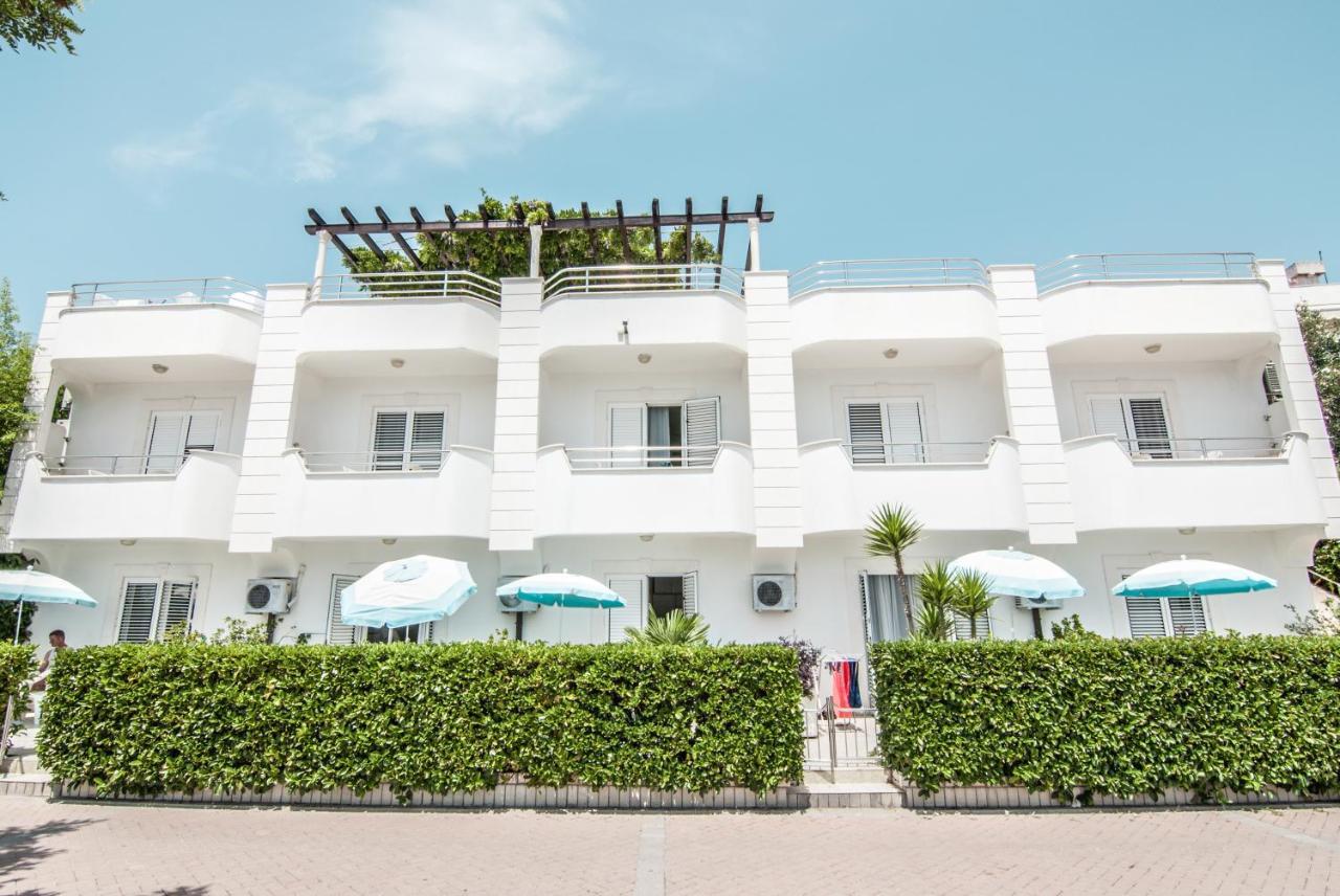 Hotel Perla - Annexes ヘルツェグ・ノヴィ エクステリア 写真